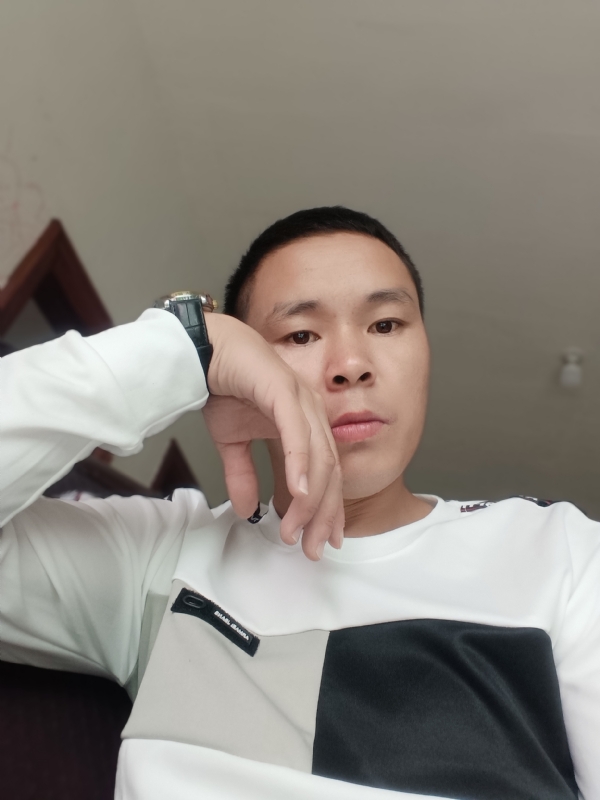 冷漠的第一张照片--连城征婚网