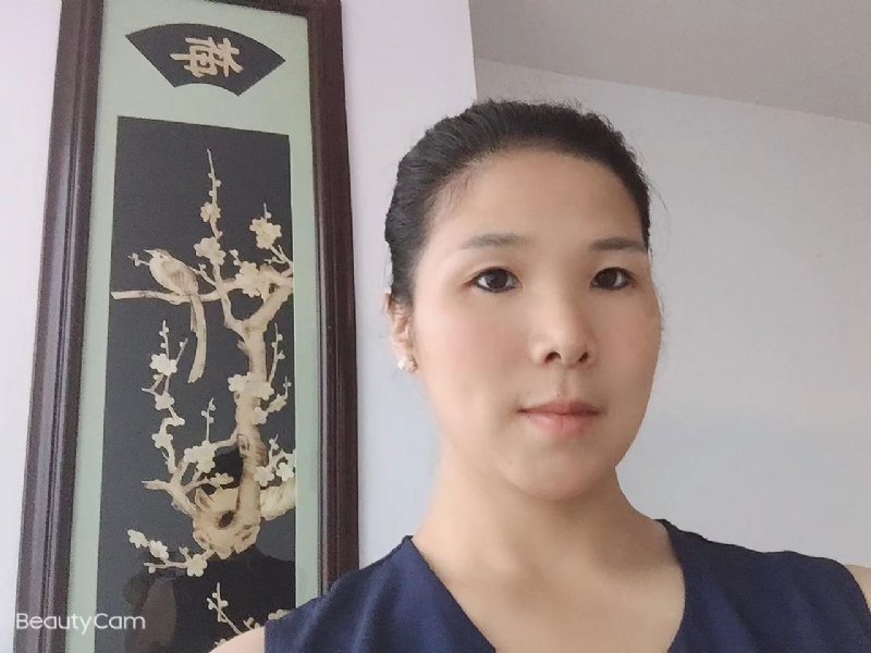 微笑的第一张照片--连城征婚网